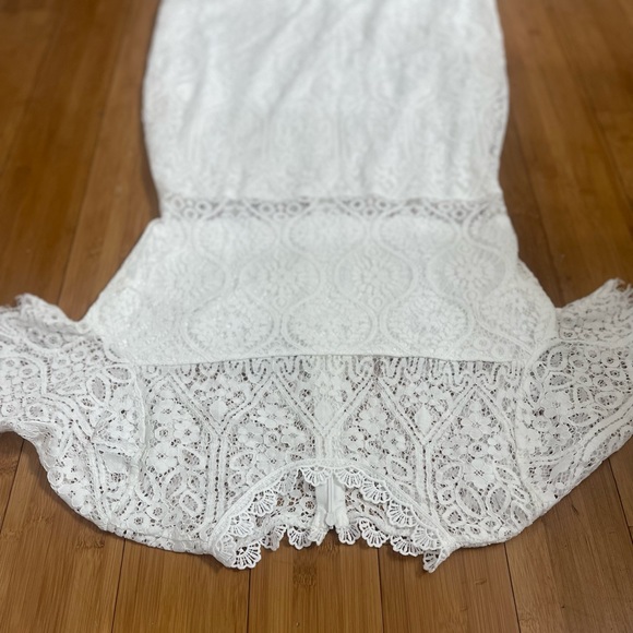 Lulus Dresses & Skirts - Lulu white lace dress